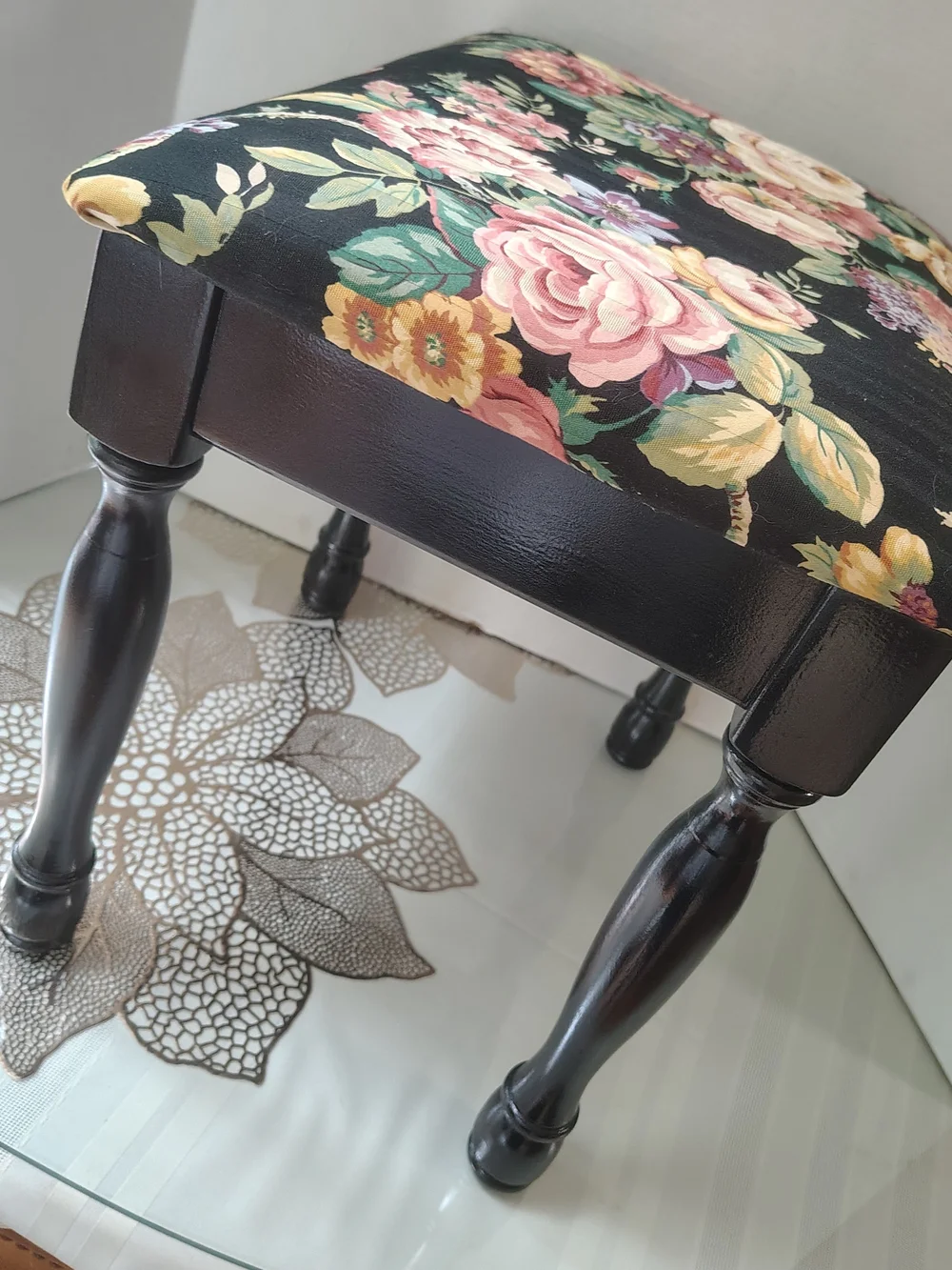 Vintage Floral Upholstered Accent Stool - Black Floral Storage 17